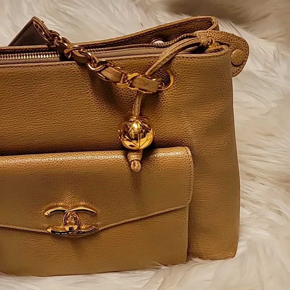 Vintage Chanel Shoulder Bag - Picture 11 of 15